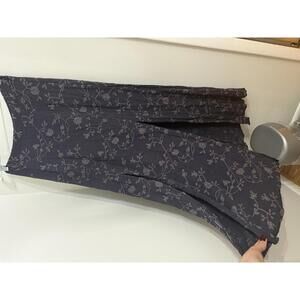 Lucy love skirt with two front slits